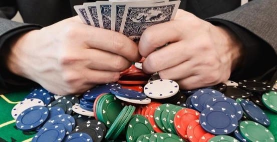 Online Poker Bonuses, Bluffing Strategies, and Winning Tells: A Complete Guide to Building Your Bankroll and Reading Opponents